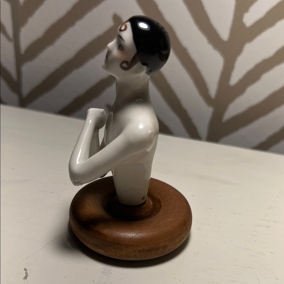 Dressel &Kister Pierrette Half-doll arms away Pin cushion/Vanity Half-doll - Picture 2 of 6